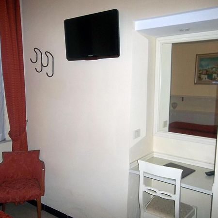 Hotel lo Squalo Grottammare Habitación foto