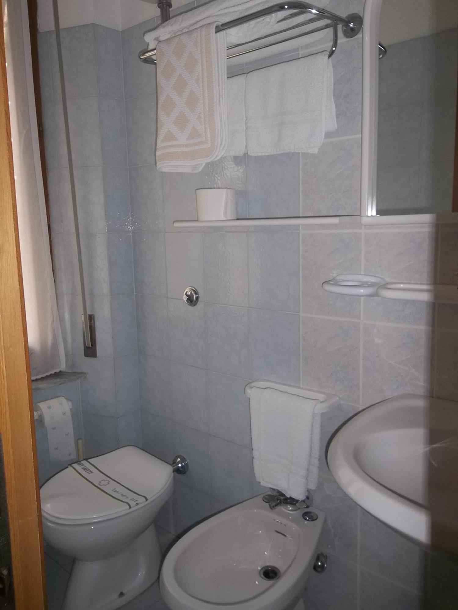 Hotel lo Squalo Grottammare Habitación foto