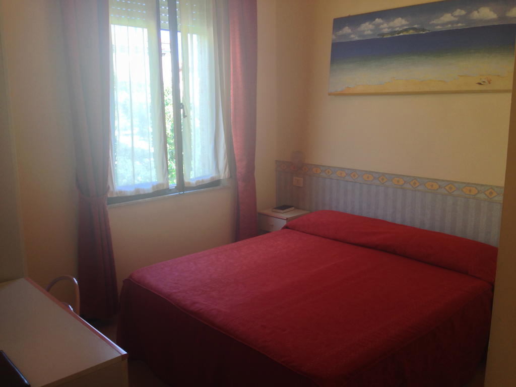 Hotel lo Squalo Grottammare Habitación foto