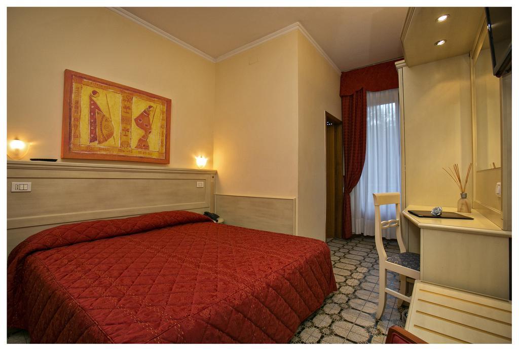 Hotel lo Squalo Grottammare Habitación foto
